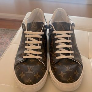 Louis Vuitton size 10.5 100% authentic, good condition